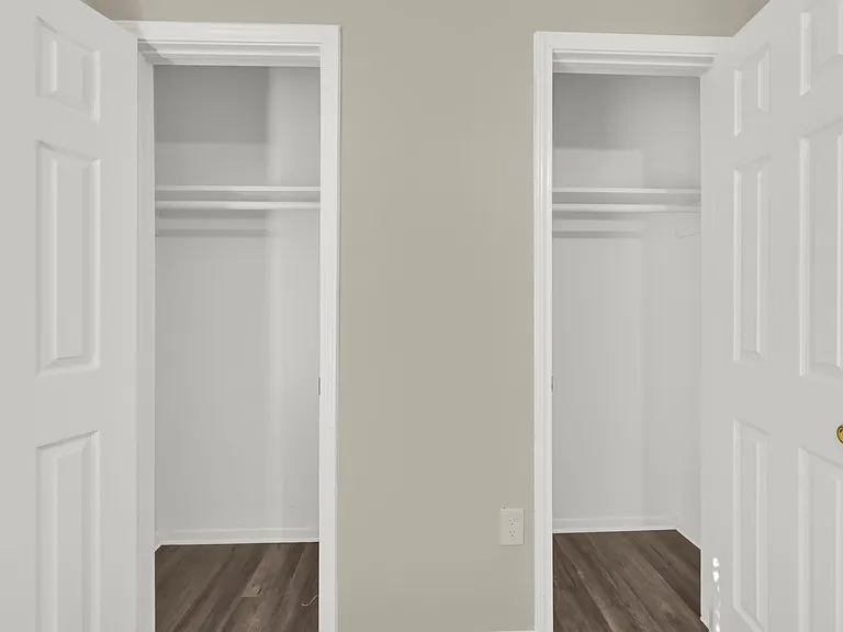 7245 Hillcroft St — Photo 3