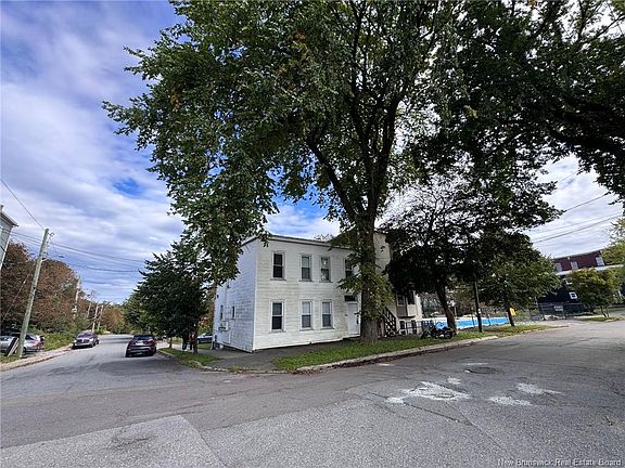 2nd image of 105 Victoria St