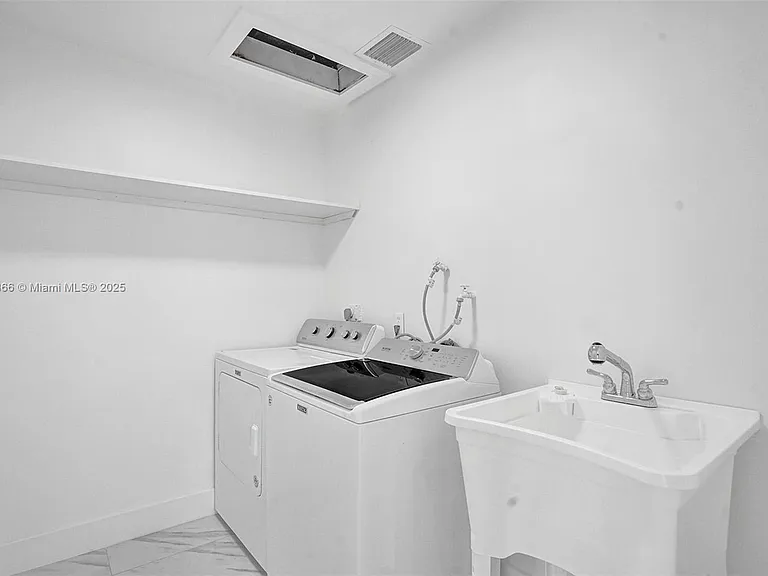 725 Harrison St — Photo 46