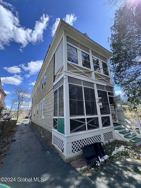 5th image of 214 Elmer Avenue