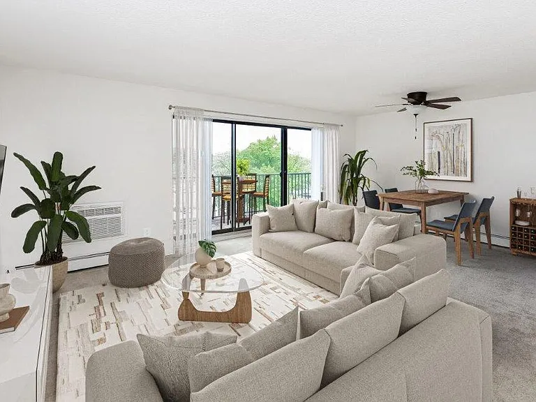 Lexington House Apartment Homes — Photo 4