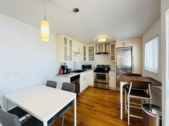 4th image of 14 Ozone Ave APT 6