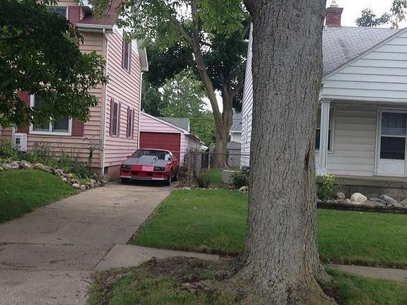 3rd image of 3276 Menominee St