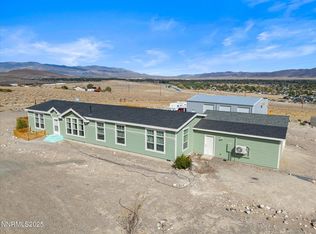 910 Desert Shadows Ln, Fernley, NV 89408