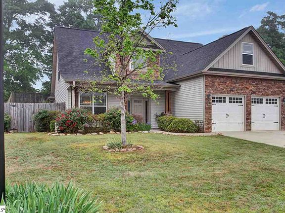 2nd image of 1023 Blythwood Dr