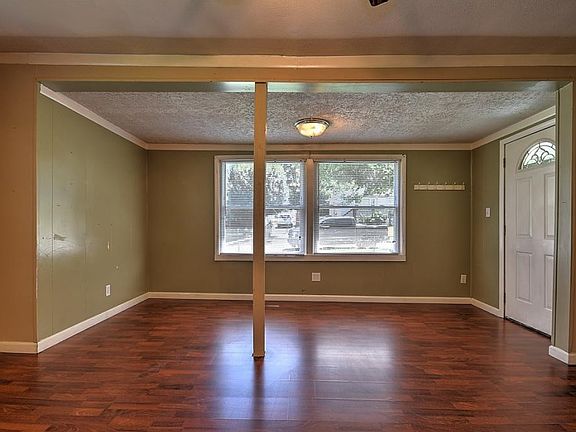 5th image of 2625 Louise St