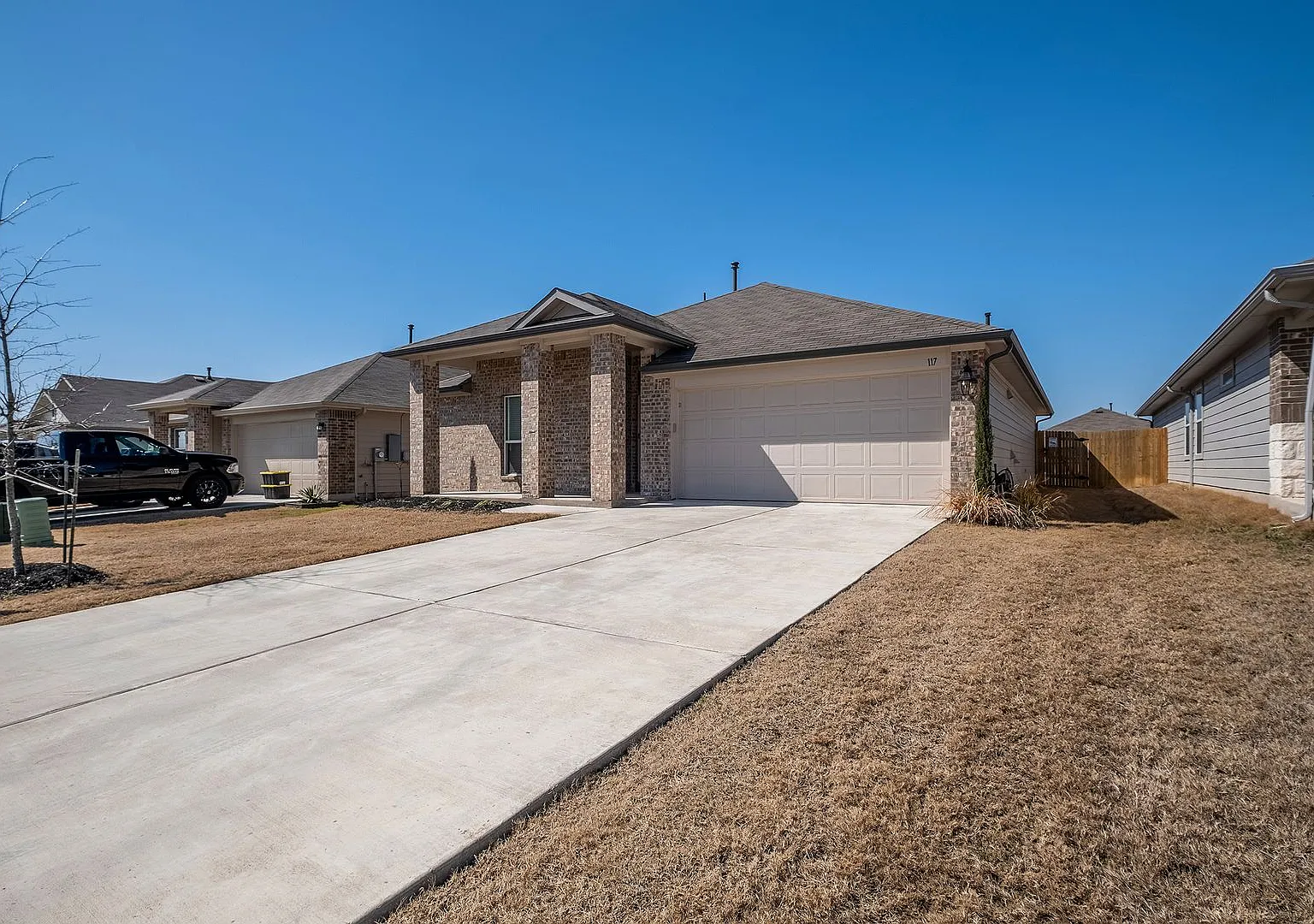 Fantastic 3 Bedroom, 2 Bath Home Near Downtown Hutto — Photo 2