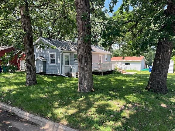 2nd image of 210 19th St