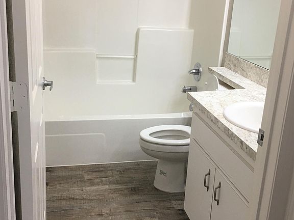 5th image of 1126 Brook Meadow Dr