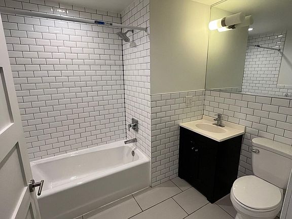 5th image of 162 Main St Unit 404