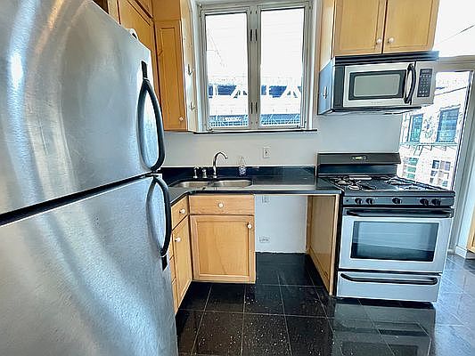 3rd image of 44 Market St APT 5A