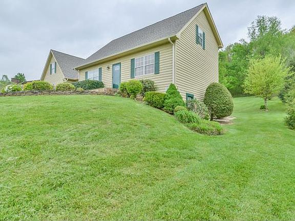 4th image of 157 Lake Meadow Dr