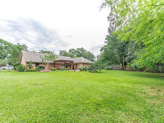 4th image of 149 Greenfield Dr