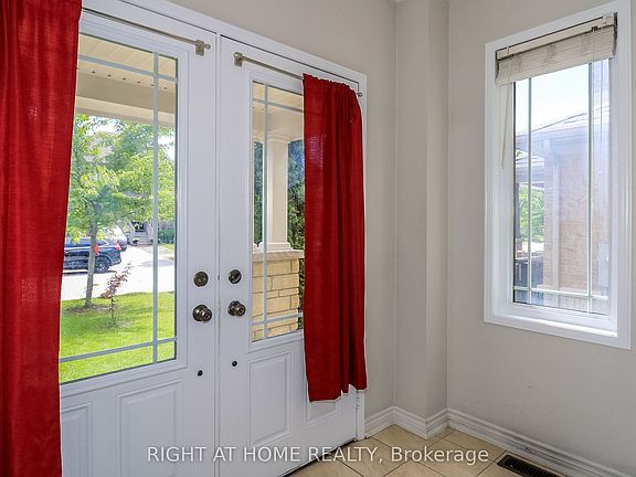 4th image of 8 Cherry Ln
