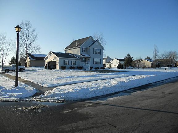 2nd image of 454 University Dr