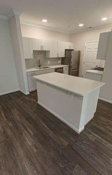2nd image of 43845 Stoney Brook Sq #310