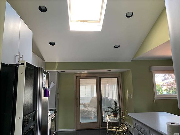 5th image of 3311 Ocean Harbor Dr