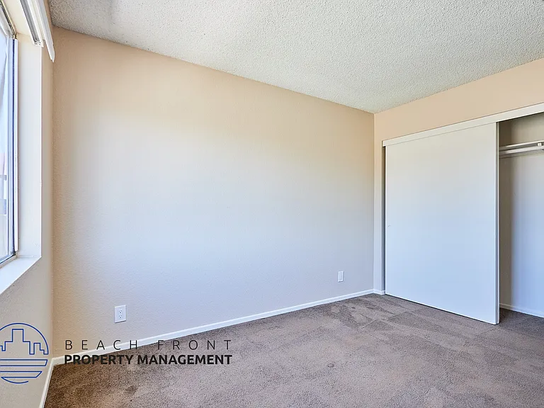 1636 E 6th St — Photo 13