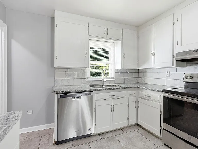 2602 NW 86th St — Photo 6