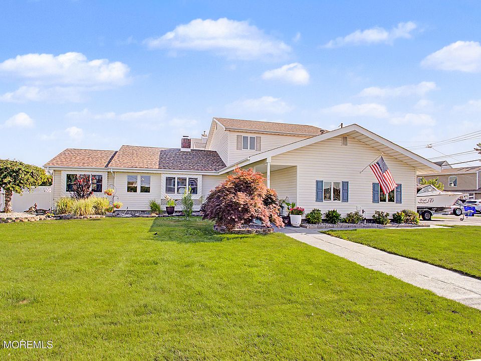 1st image of 212 Riviera Drive
