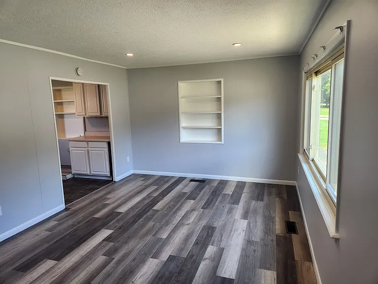 4332 Riverside Dr — Photo 8