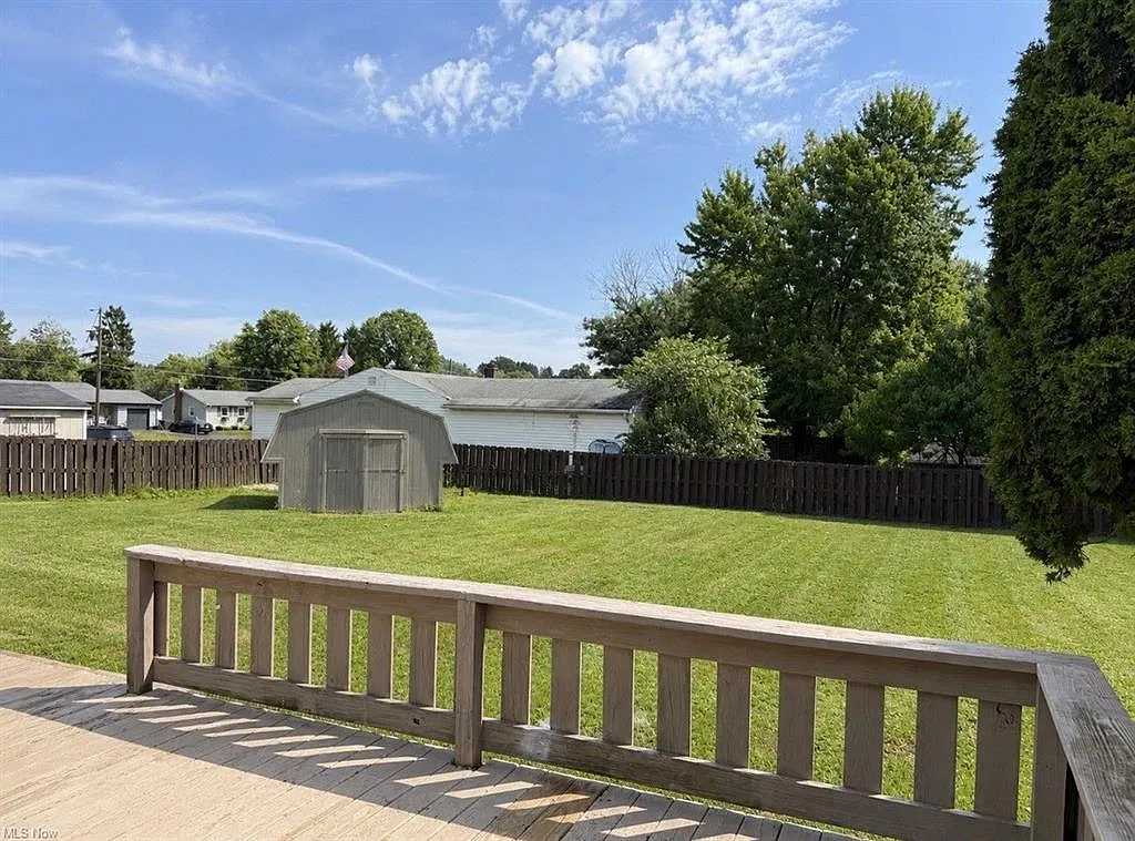 4 bed, 2.5 bath, 2110 sqft, $3,000 — Photo 2