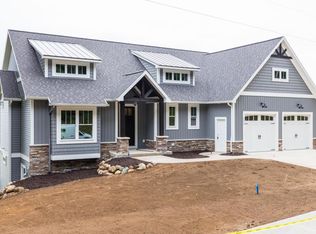 4488 Oak River Dr NE, Grand Rapids, MI 49525