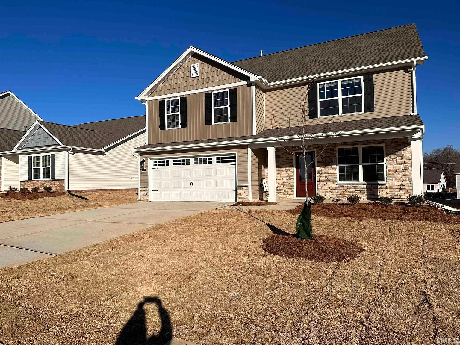 5 bed, 3.0 bath, 2500 sqft, $2,750 — Photo 2