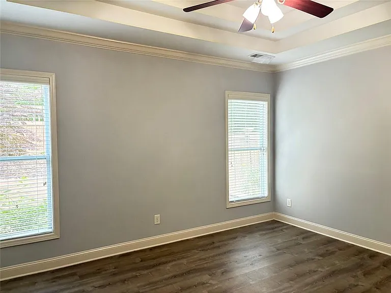 1927 Willoughby Dr — Photo 10