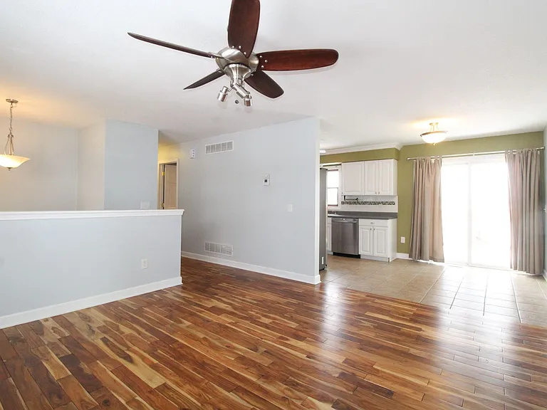 1021 Aspen Dr — Photo 4