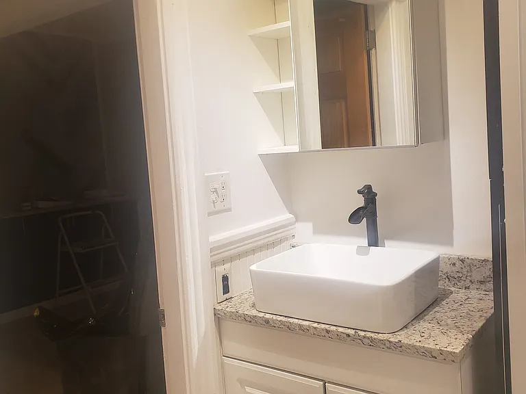 18 Warwick St #1 — Photo 5