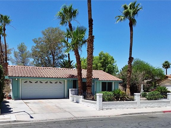 4th image of 349 Esquina Dr