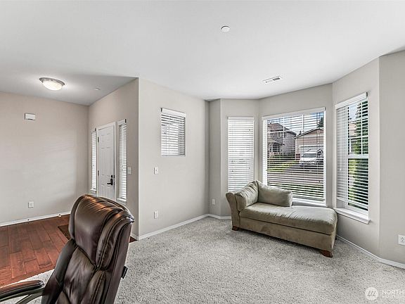 5th image of 10076 185th Avenue E