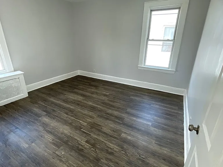 381 Leslie St #2F — Photo 7