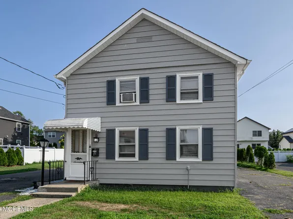 17 Tennent Ave, Englishtown, NJ 07726