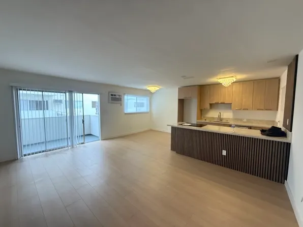 960 Larrabee St APT 120, West Hollywood, CA 90069