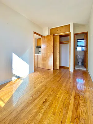 Rented by Waverly Realty Associates | media 15