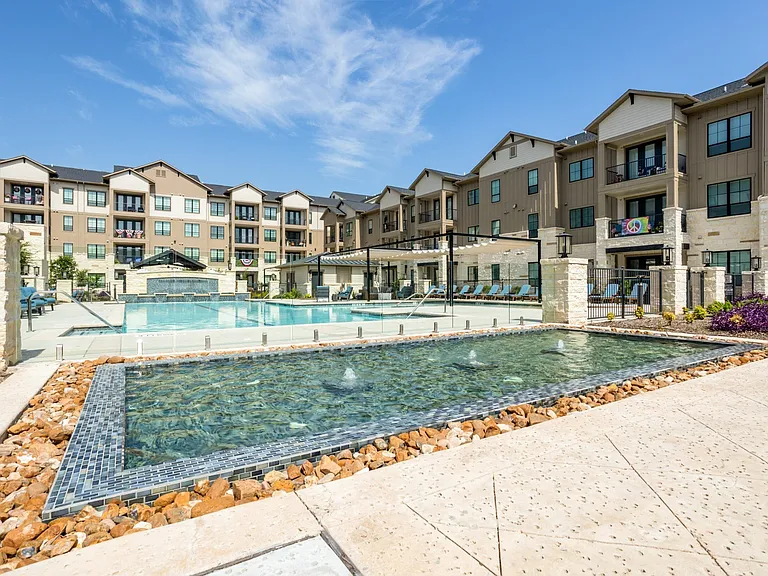 Cadence Creek Towne Lake -Resort Style Courtyard & Pool - 10 (1)