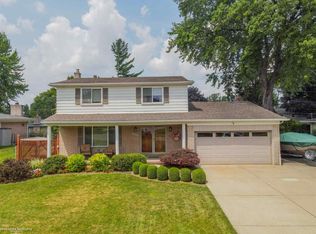 38225 Rockhill St, Clinton Township, MI 48036