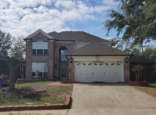 302 Winston Ct, Euless, TX 76039
