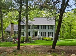 33 Bel Air Dr, Sparta, NJ 07871