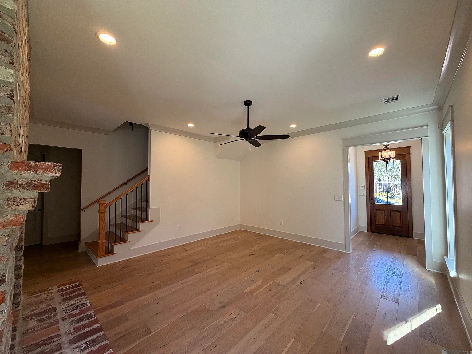 4 bed, 2336 sqft, $5,000 — Photo 3