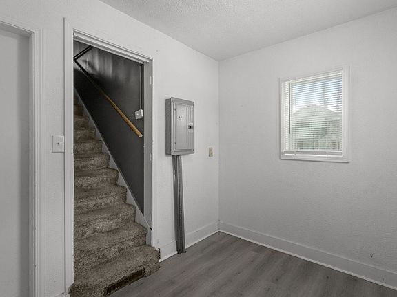 4th image of 1308 Kinyon St #2