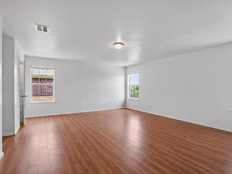1665 Princess Ln — Photo 18