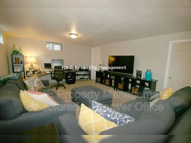 2255 S Clermont St — Photo 13