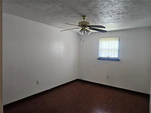 7808 Sun St — Photo 10
