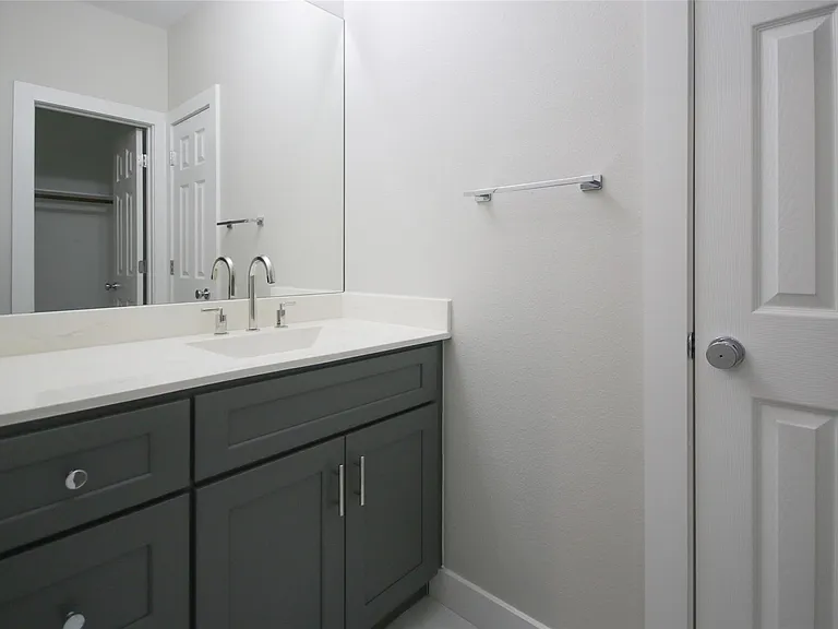 5113 Hershe St #B — Photo 20