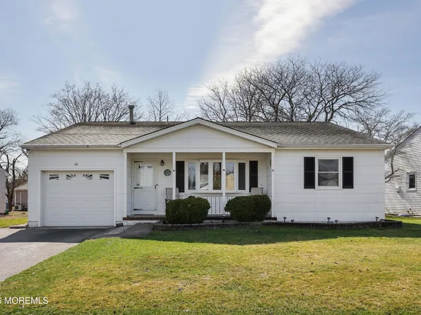 49 Eton Road, Toms River, NJ 08757