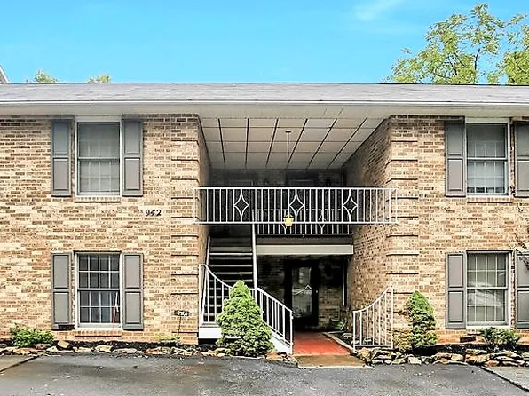 942 Innsbruck Dr #A, Hummelstown, PA 17036