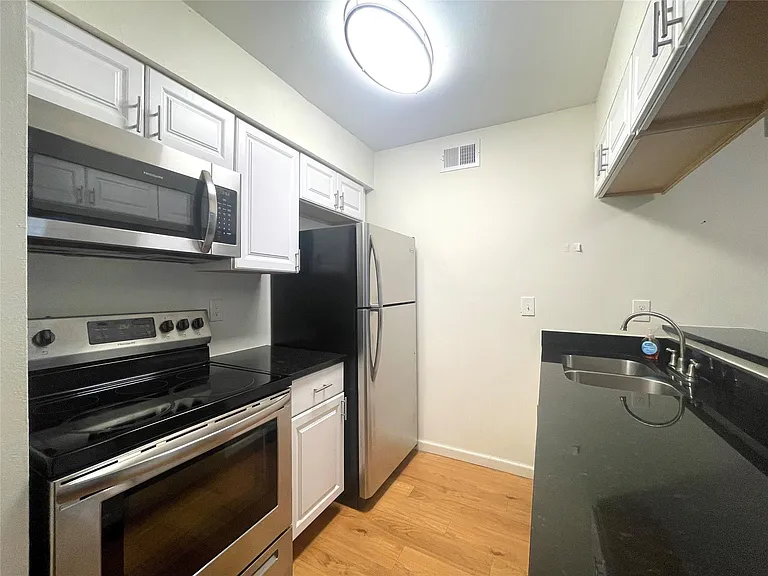2207 Leon St #309 — Photo 3